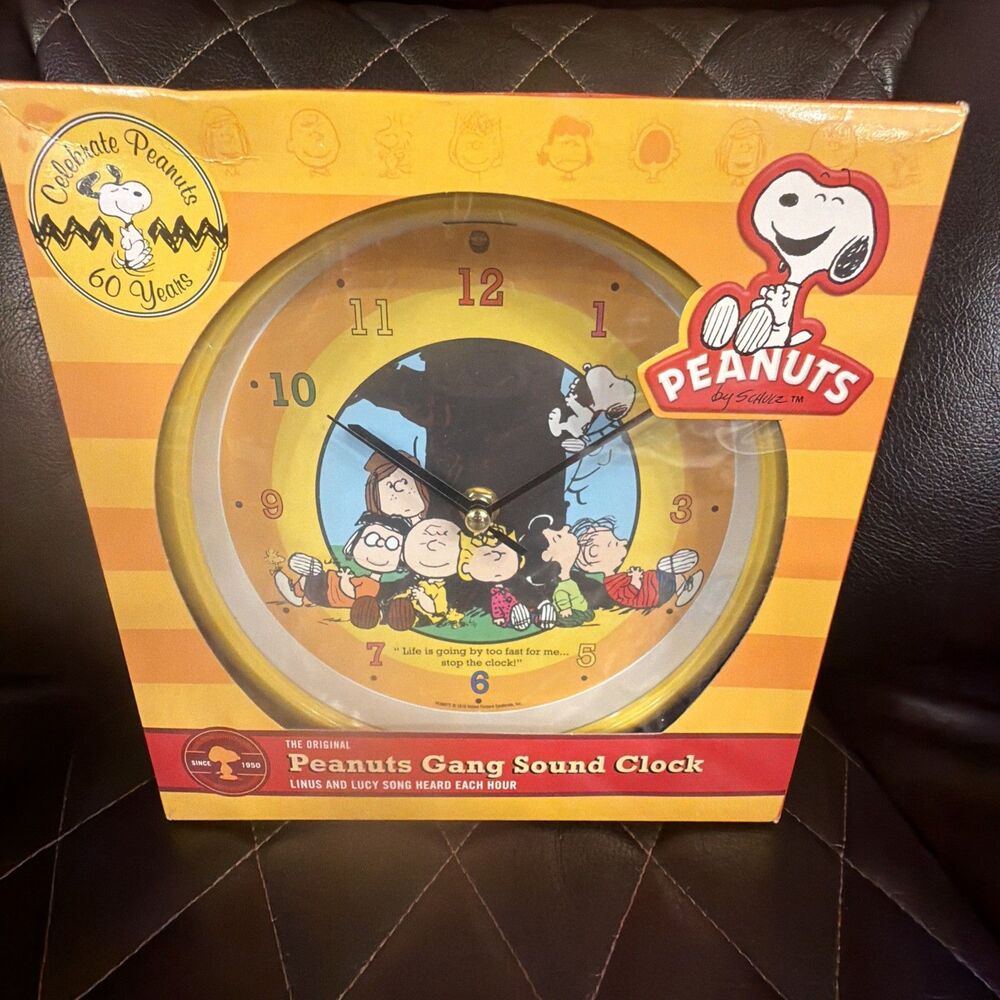 The Original Peanuts Gang Sound Clock Linus and Lucy Song Heard Every Hour NEW